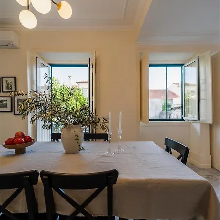 Historic Zone Garden Apartment